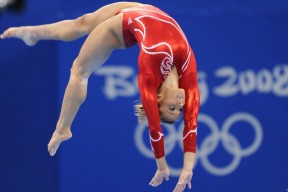 世界杯激情不断：精彩瞬间点燃球迷！，世界杯经典视频