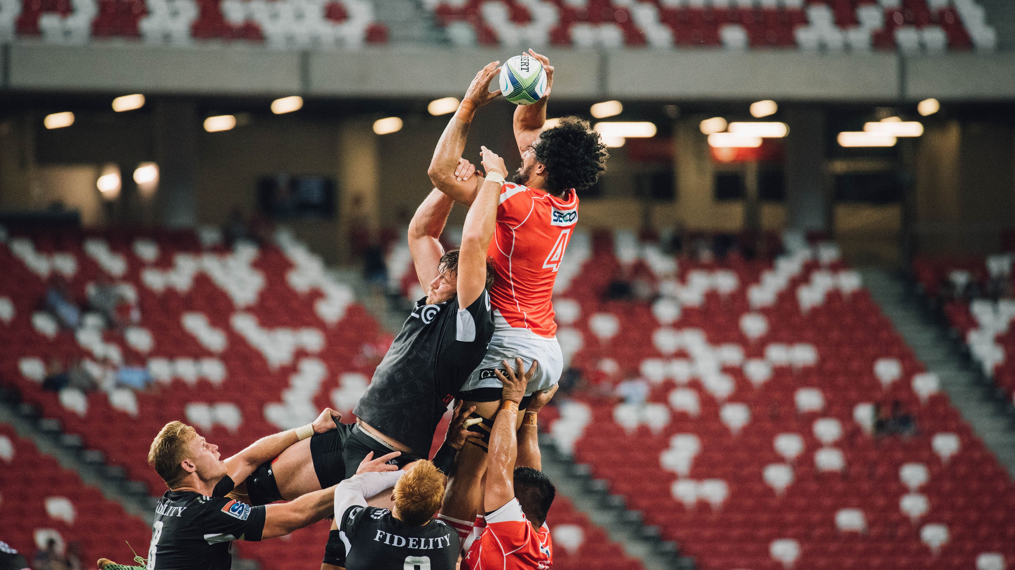 乔治防守表现出色成功冻结对方箭头,乔治打法